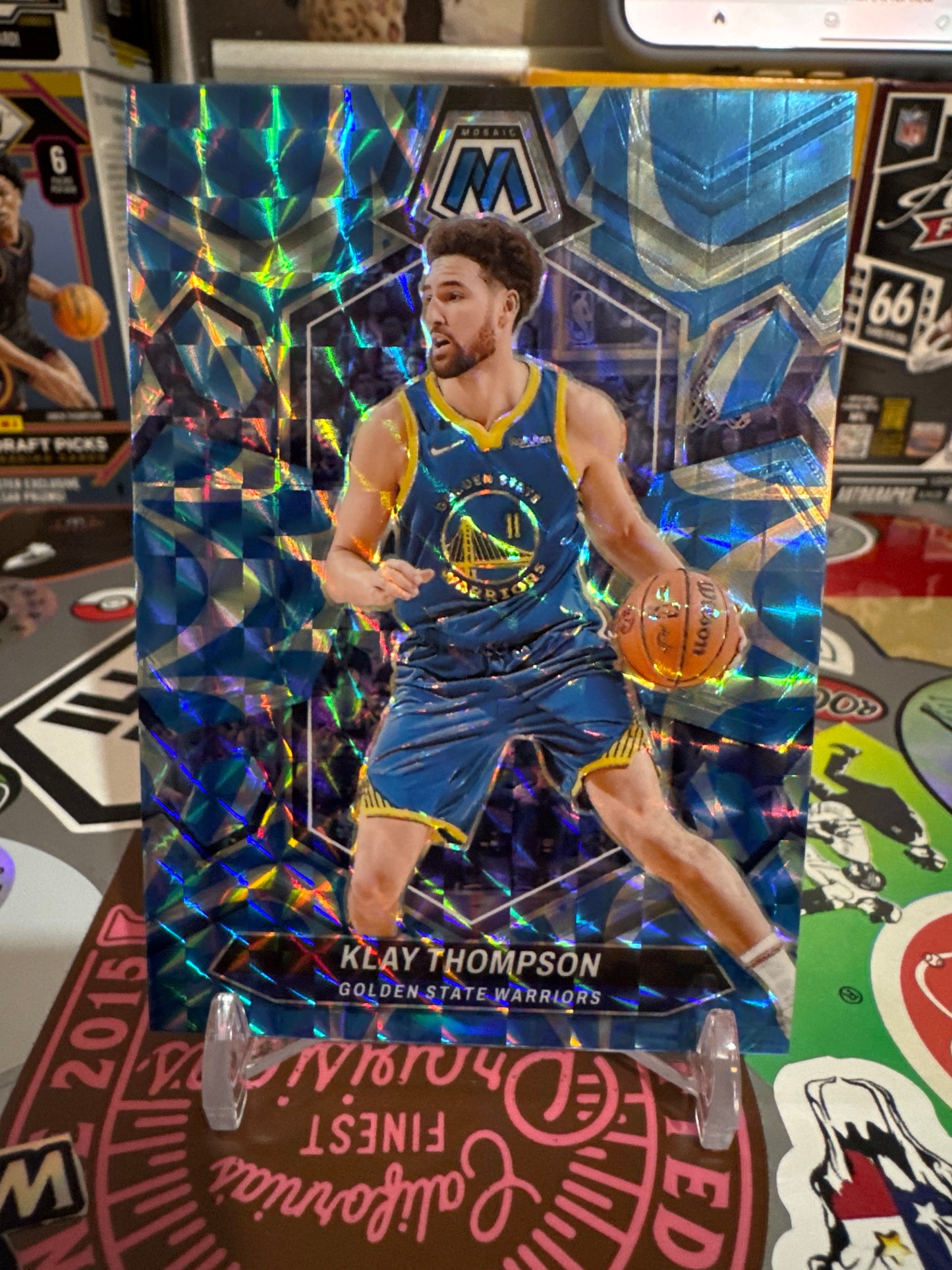 2023 Panini Mosaic #45 Klay Thompson- Reactive Blue Mosaic Parallel