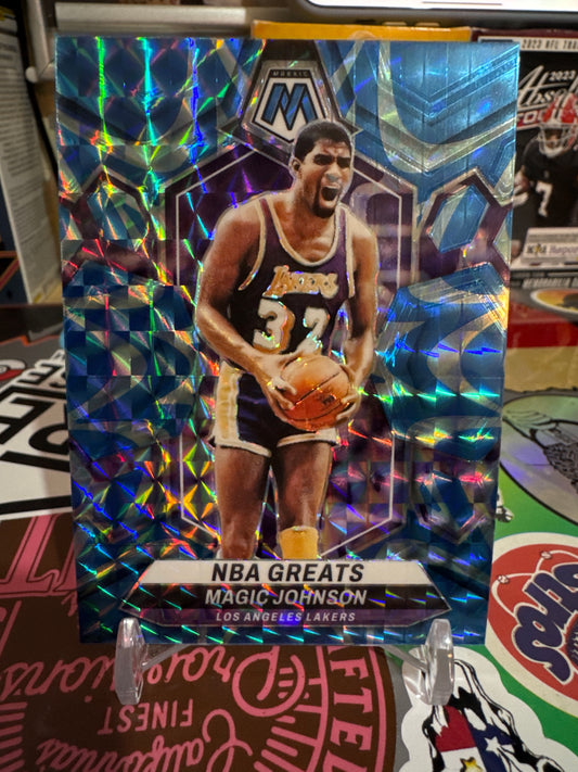 2023 Panini Mosaic NBA Greats #295 Magic Johnson- Reactive Blue Mosaic Parallel