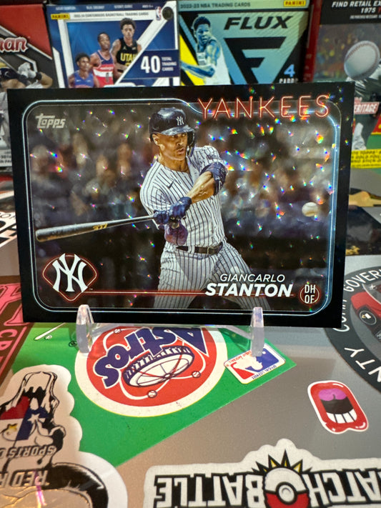 2024 Topps Series 2 #632 Giancarlo Stanton Black border Rainbow Foil