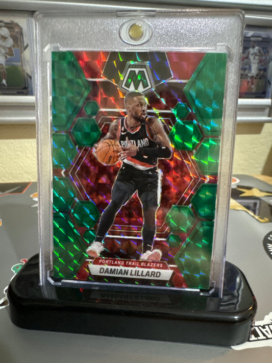 2022 Panini Mosaic #38 Damian Lillard. Green Mosaic