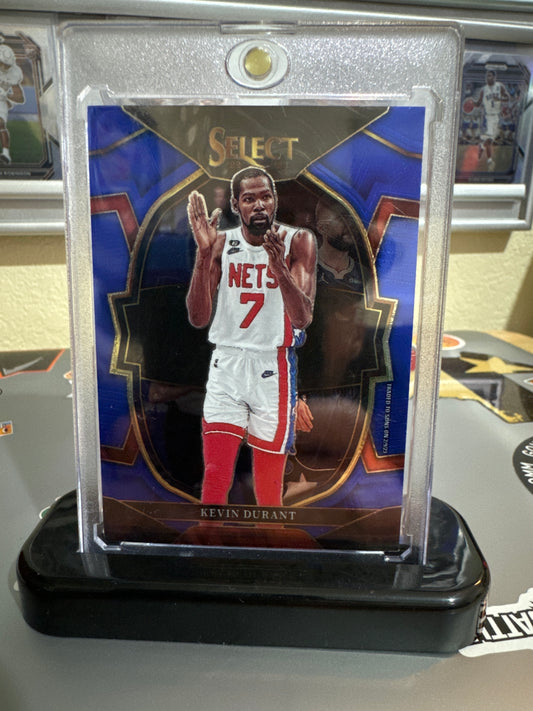 2022 Panini Select #37 Kevin Durant. Blue